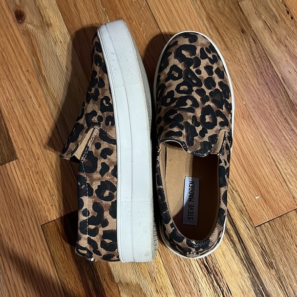 Steve Madden • Cheetah • Platform • 8.5 - Picture 2 of 6